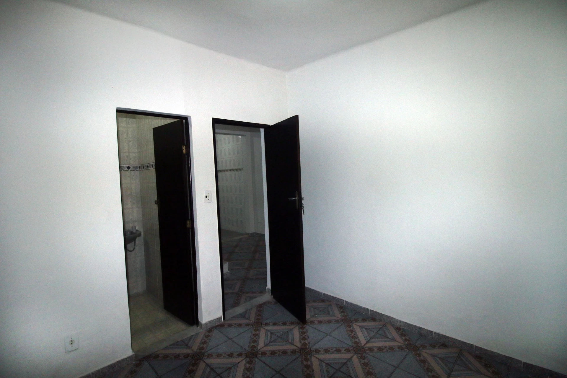 Rental house with 3 en-suite bedrooms and 4 bathrooms — photo 5