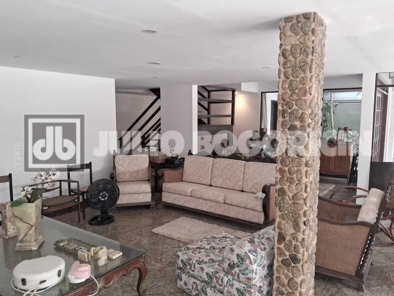 Residential house with 3 bedrooms and 4 bathrooms — photo 15
