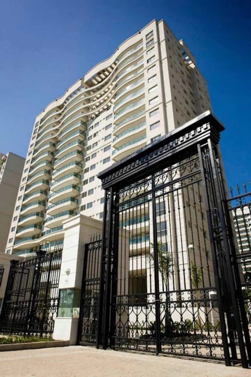 Glass-enclosed balcony in a 2-bedroom apartment, 78 m² — photo 14