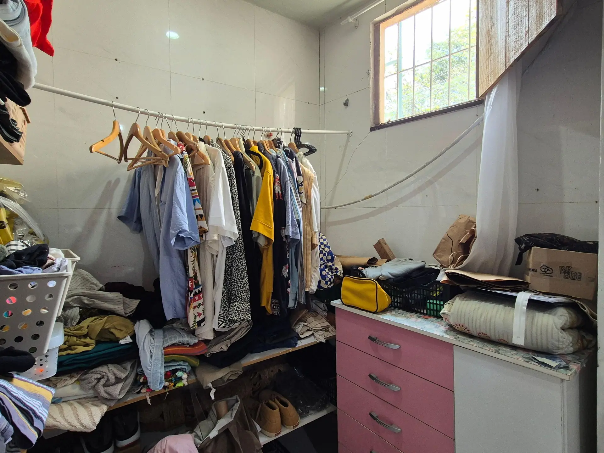 Furnished house with 2 bedrooms, 1 en-suite, no parking — photo 7
