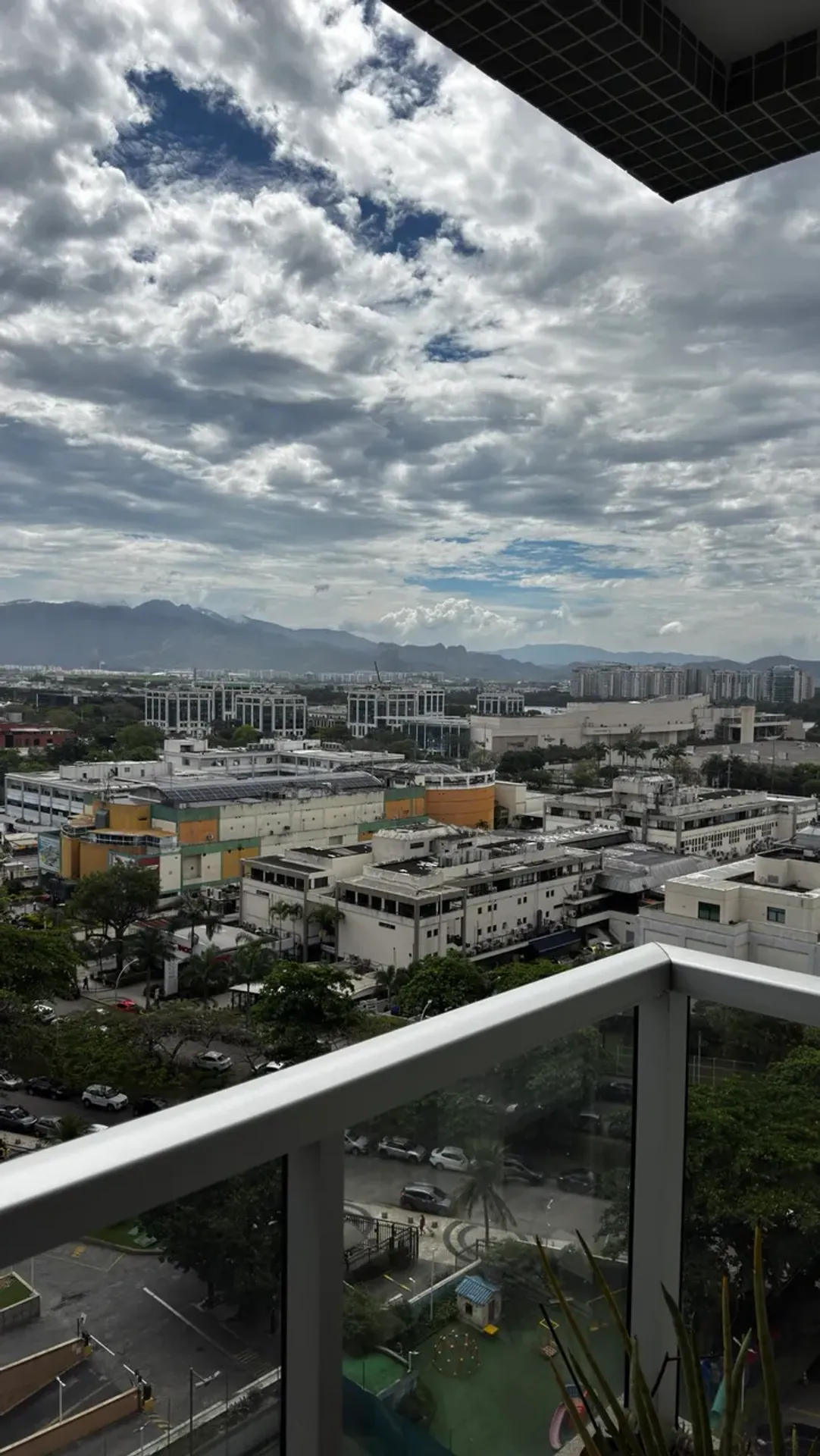 Furnished apartment, 88 m², with a glass-enclosed balcony — photo 14