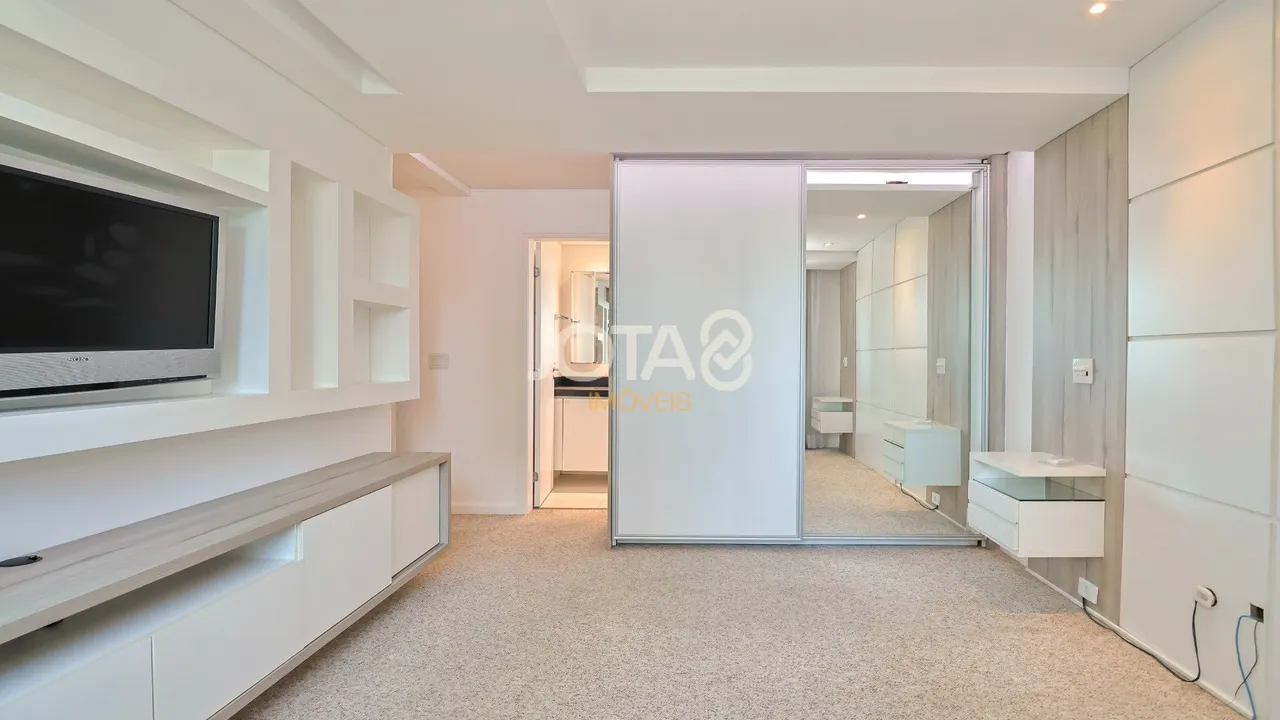 Furnished 3-bedroom apartment with a private BBQ — photo 18