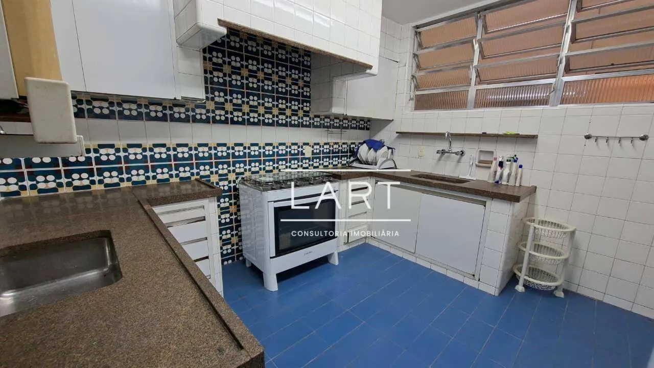Rental apartment with 4 bedrooms and 280 m² — photo 32