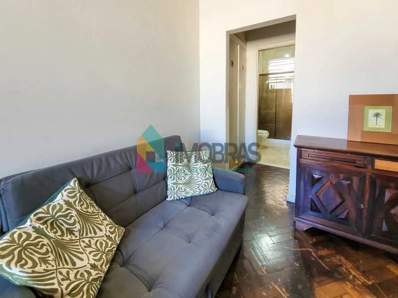 Furnished 1-bedroom apartment with city view — photo 15