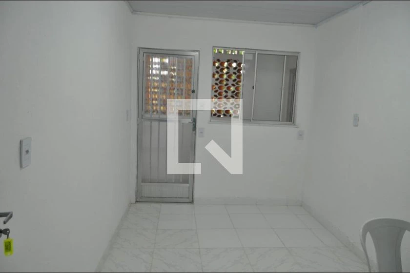 1-bedroom apartment with a private garden — photo 11