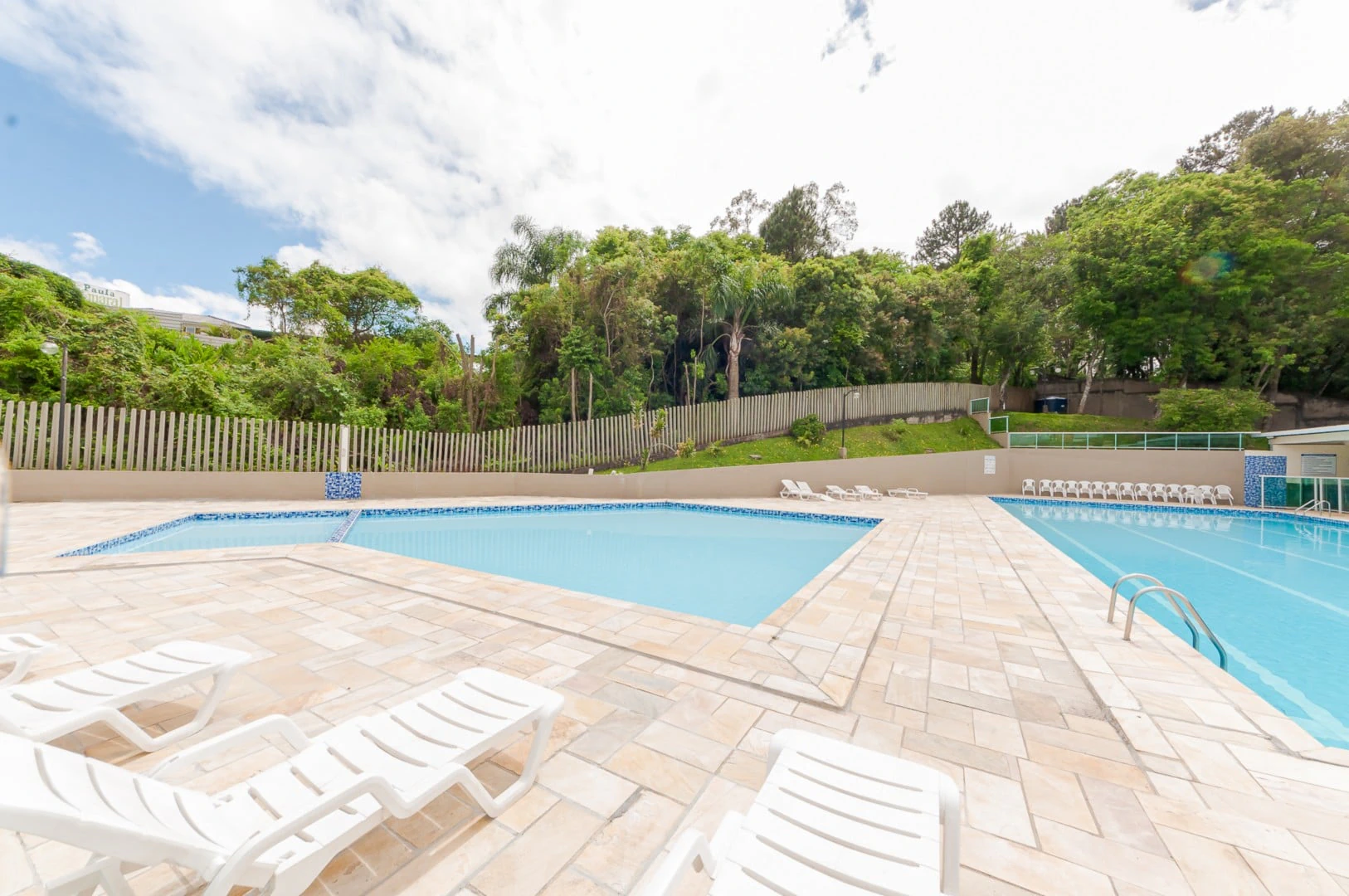 3-bedroom apartment with wood or laminate floors in Curitiba — photo 14