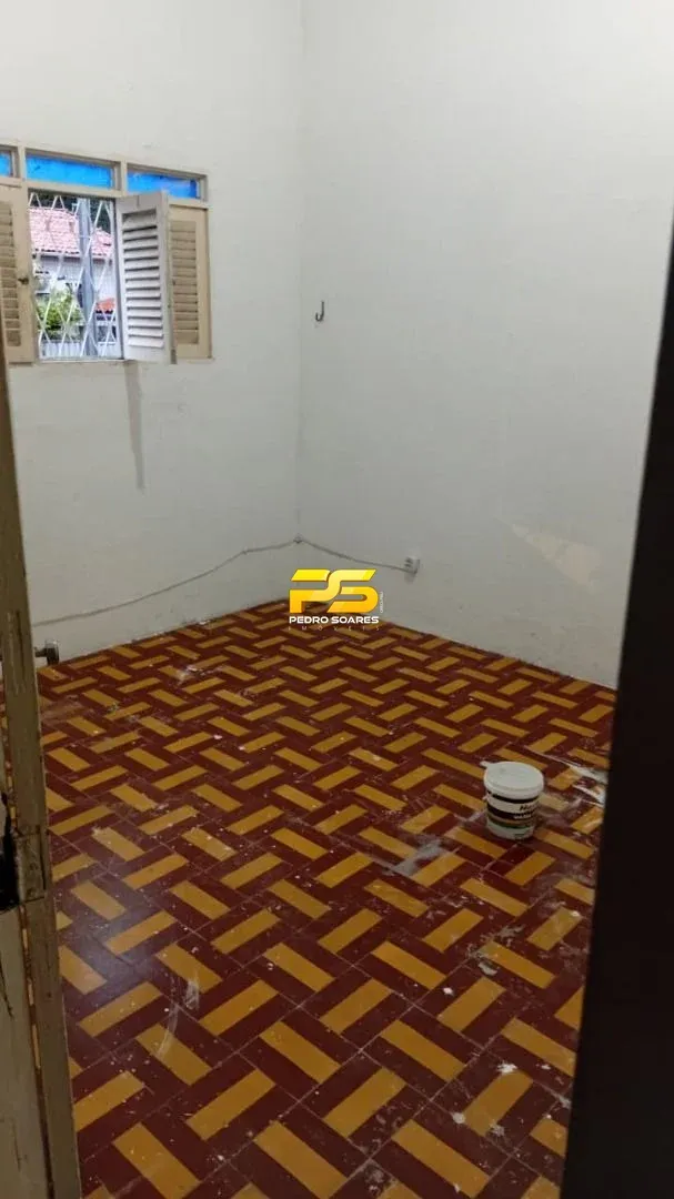 Casa sem mobília com 3 quartos e 1 suíte