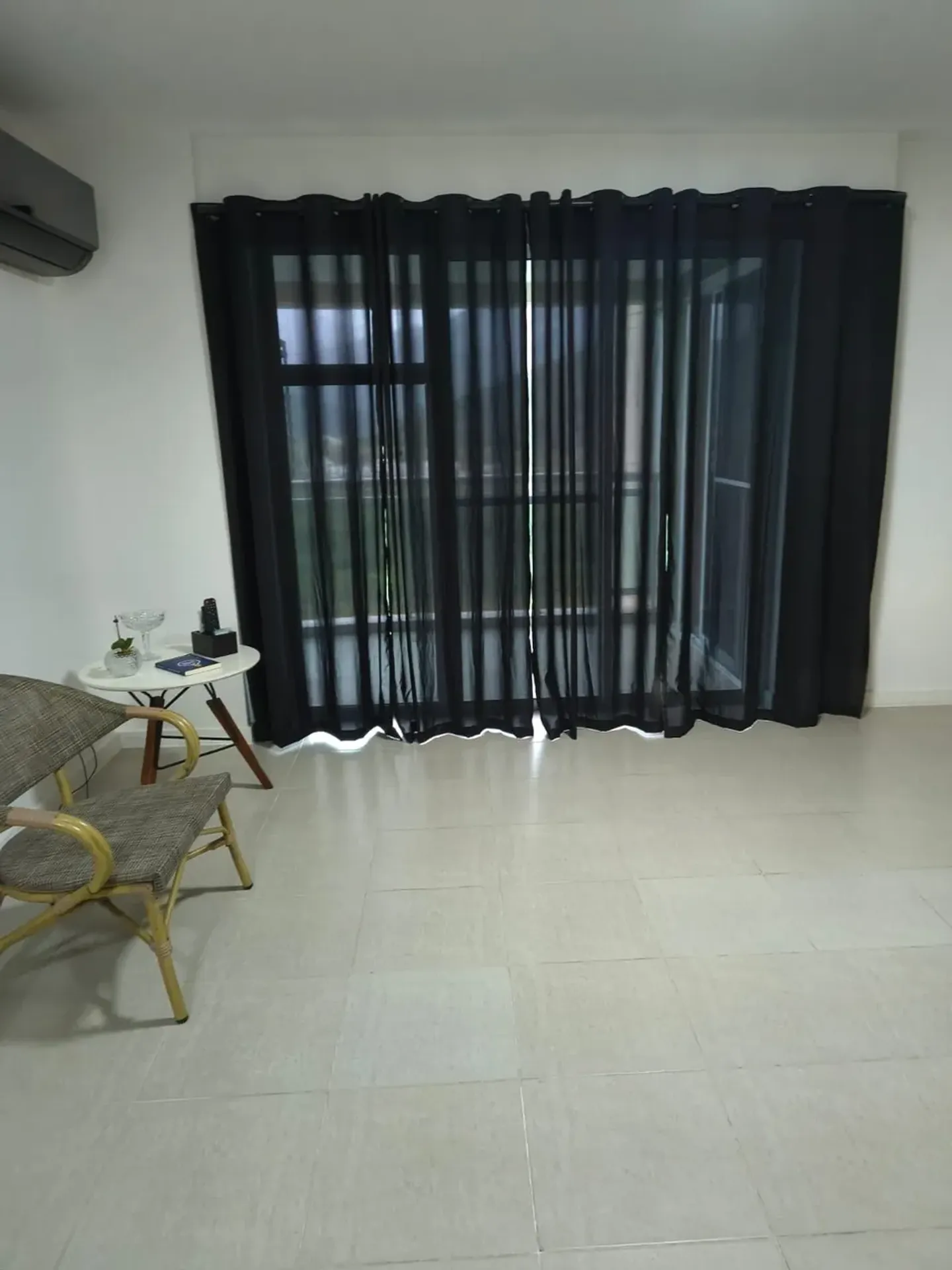 Furnished 1-bedroom apartment 79 m² with glass balcony — photo 6