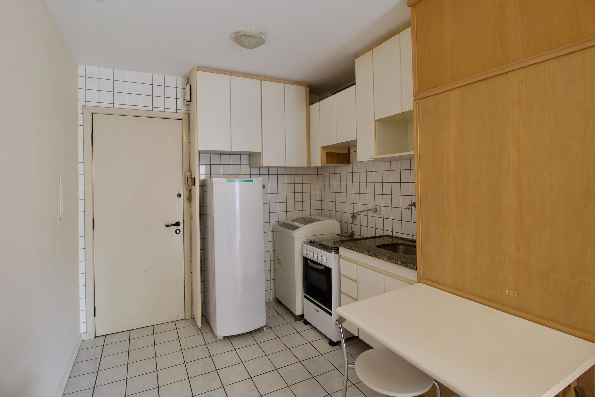 Furnished 1-bedroom apartment with a balcony — photo 5