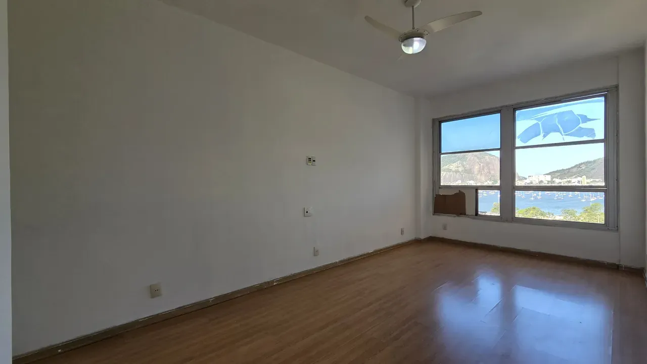 190 m² apartment with 4 bedrooms and 4 bathrooms — photo 18