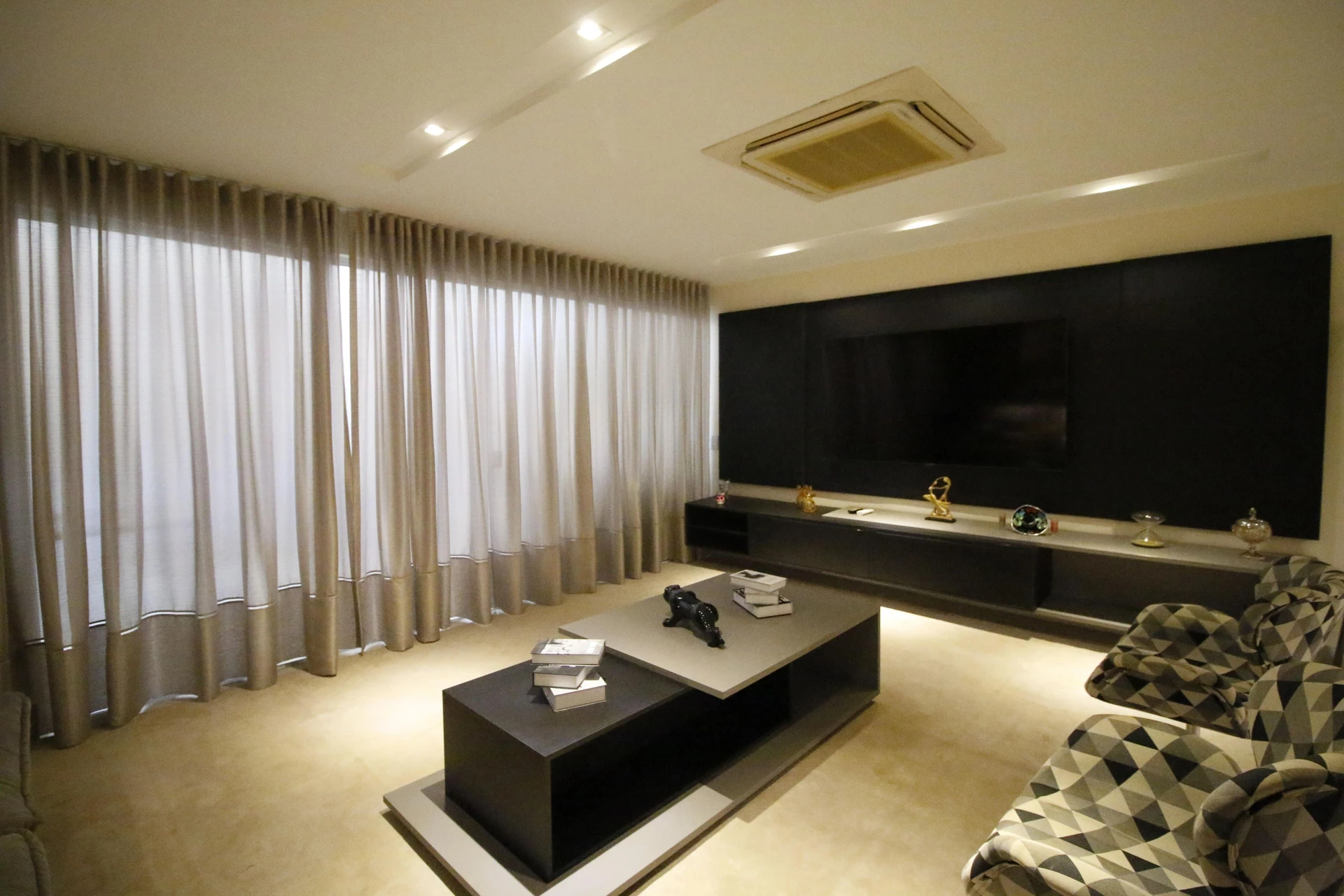 Furnished house, 230 m², with a glass-enclosed balcony — photo 29