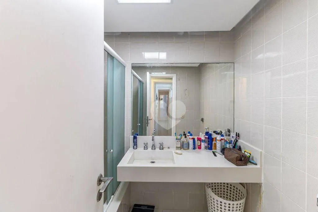 Furnished 574 m² apartment with 4 en-suite bedrooms — photo 18