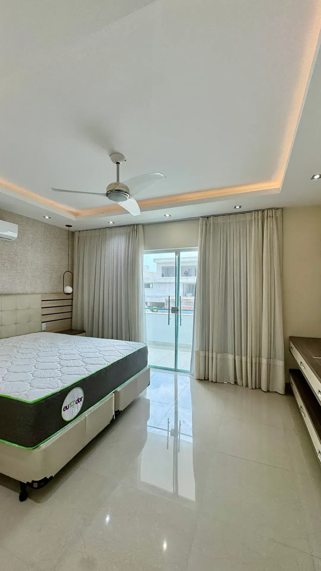 House with 5 bedrooms and a built-in balcony grill — photo 28