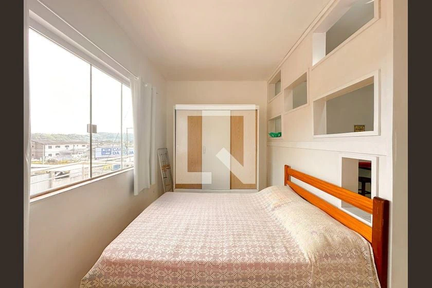 Furnished apartment, 40 m², with floor-to-ceiling windows — photo 12