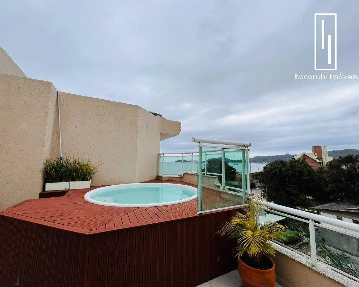Balcony with a grill in a 2-bedroom apartment, 128 m² — photo 23