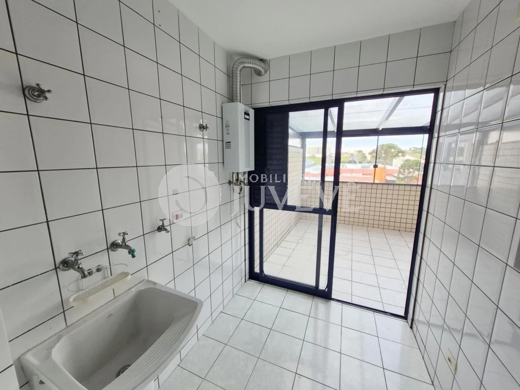 Furnished 3-bedroom apartment with enclosed balcony grill — photo 35