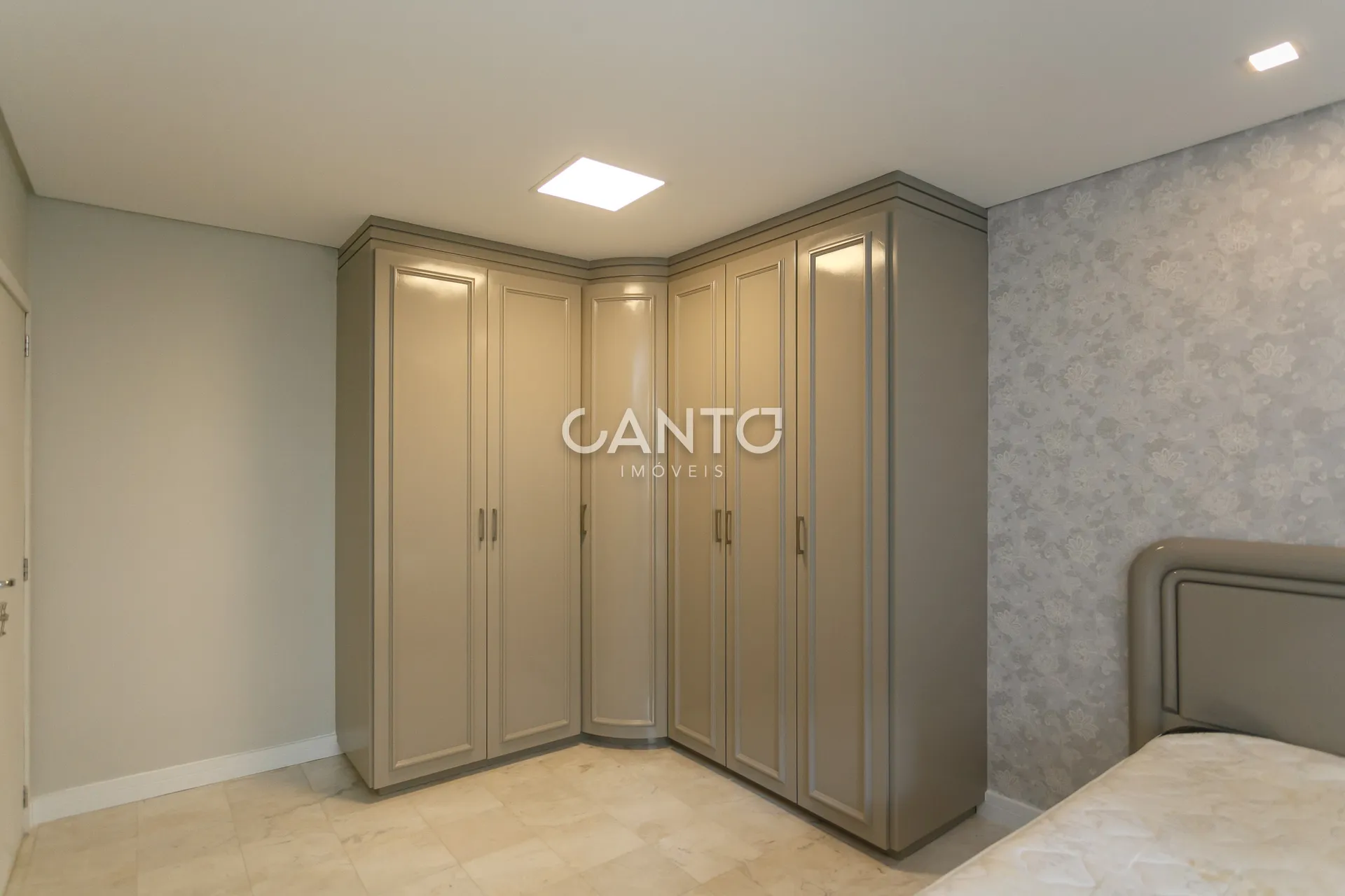 4-bedroom apartment with 3 parking spaces included — photo 24