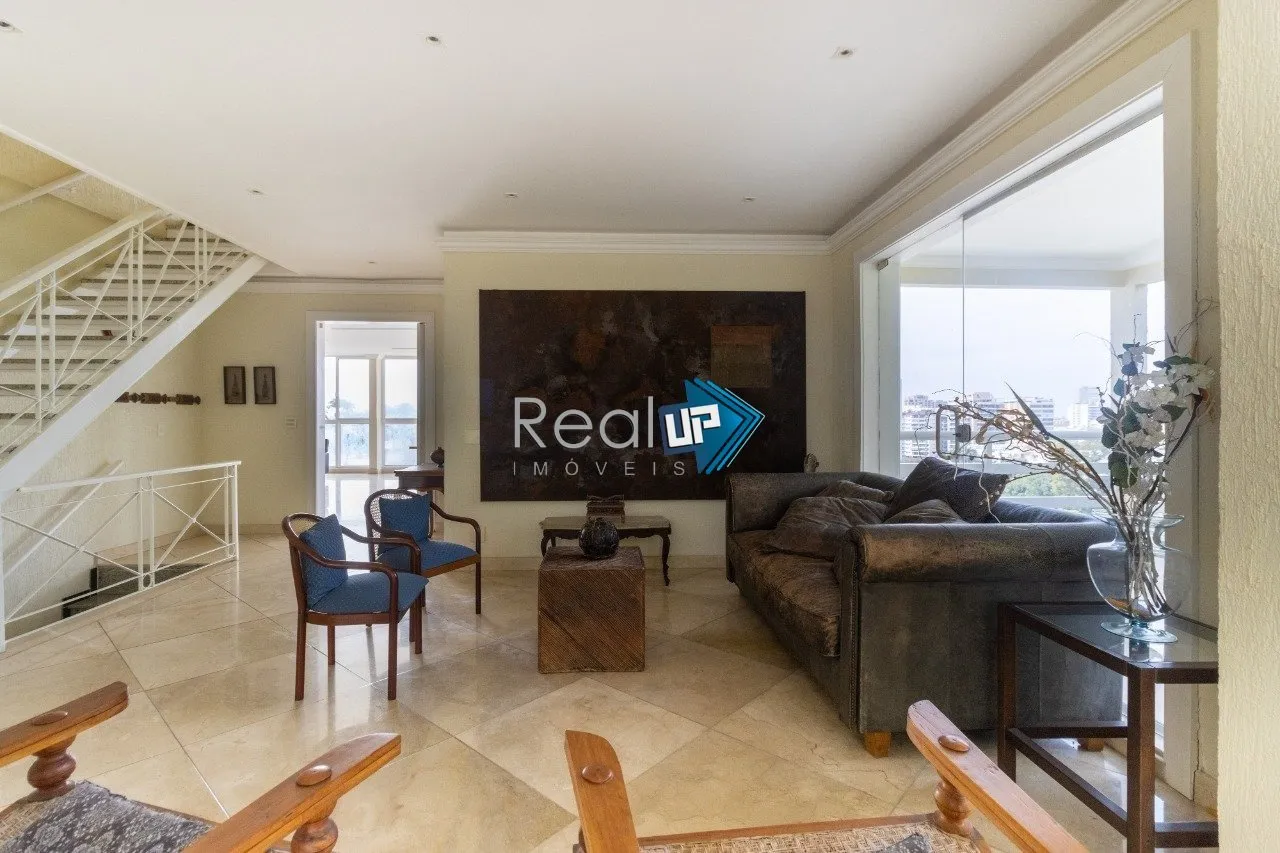 Condominium house with 5 bedrooms and 1081 m² plus laundry — photo 22