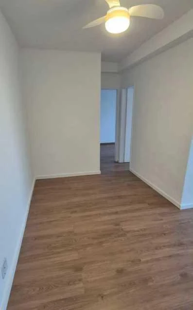 58 m² apartment with open-plan kitchen and living area — photo 2