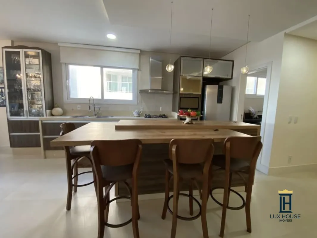 Квартира 215 м² с 3 спальнями и 2 парковками — photo 8