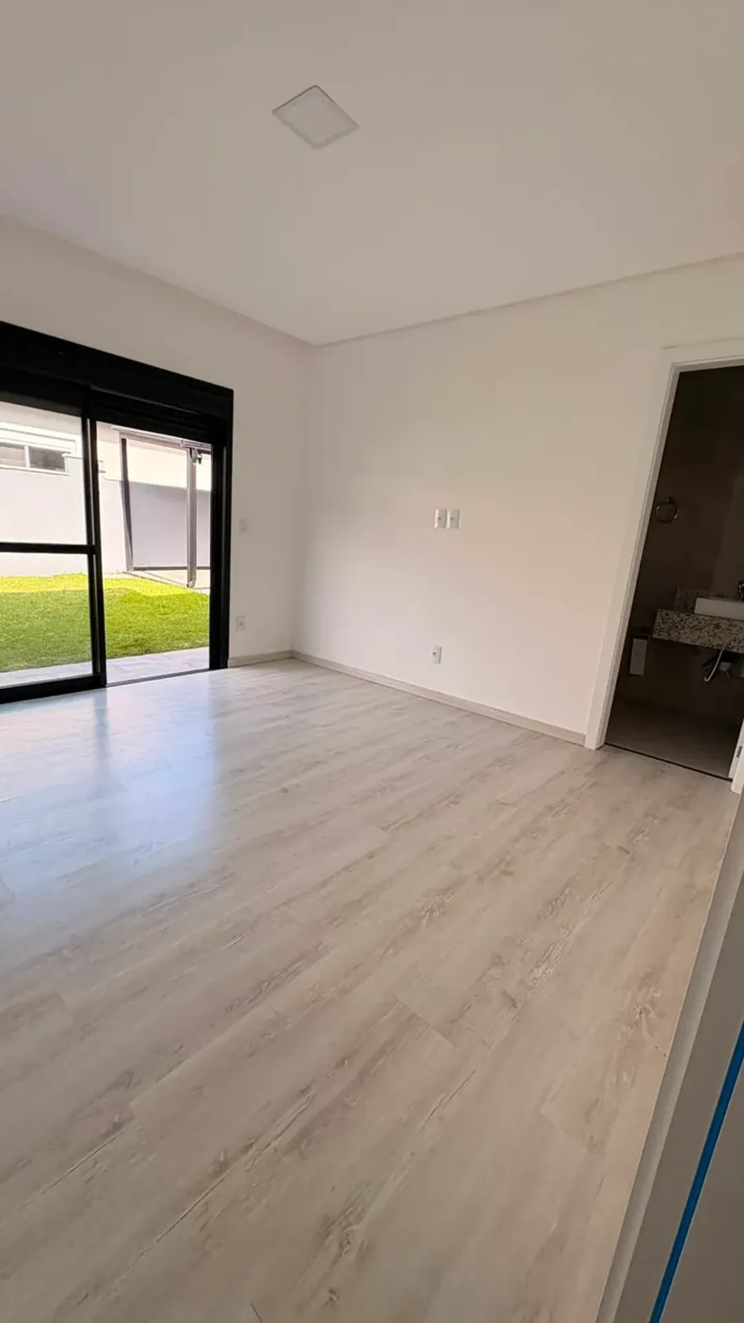 5-suite house with open-plan kitchen and 480 m² — photo 16