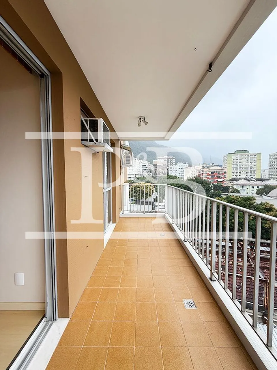 Furnished 2-bedroom apartment with 95 m² — photo 8
