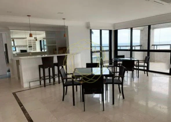 4-bedroom apartment with a water view — photo 4