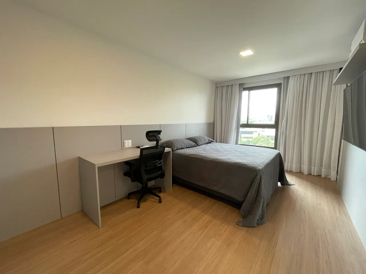Furnished 151 m² apartment with 3 en-suite bedrooms and 2 parking — photo 23