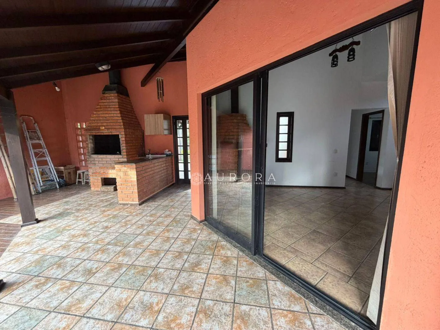 Casa de 4 dormitorios con cocina cerrada y cocina a gas — photo 10