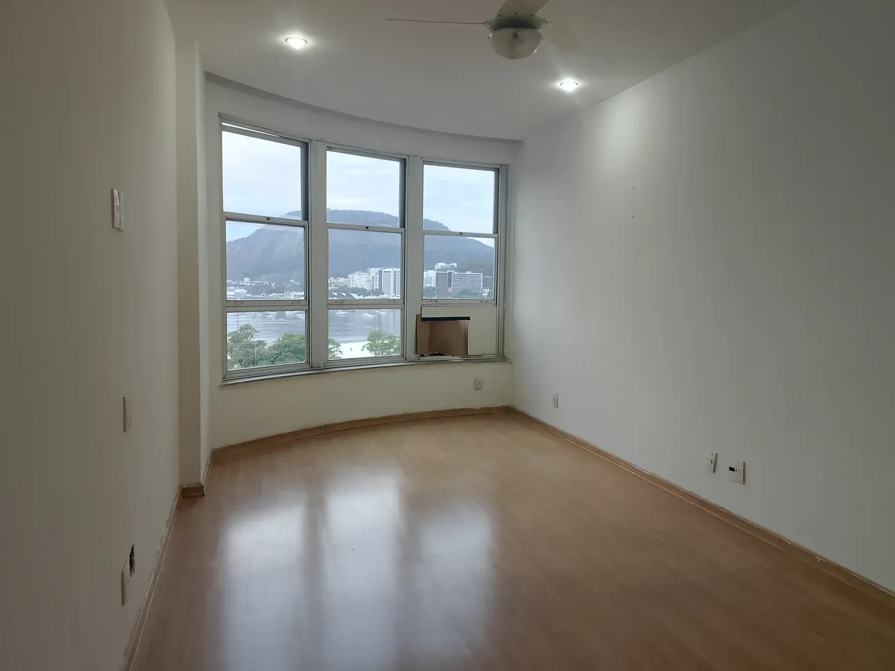 Орендна квартира з 4 спальнями та 190 м² — photo 12