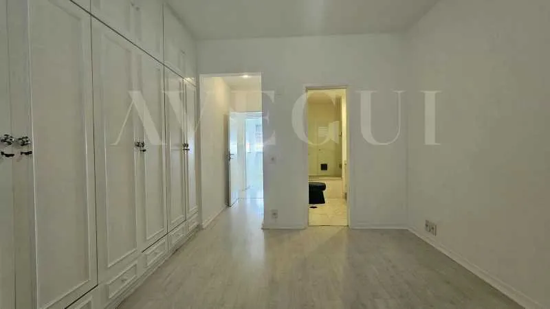 Вид на воду та 4 спальні: квартира 258 м² — photo 20