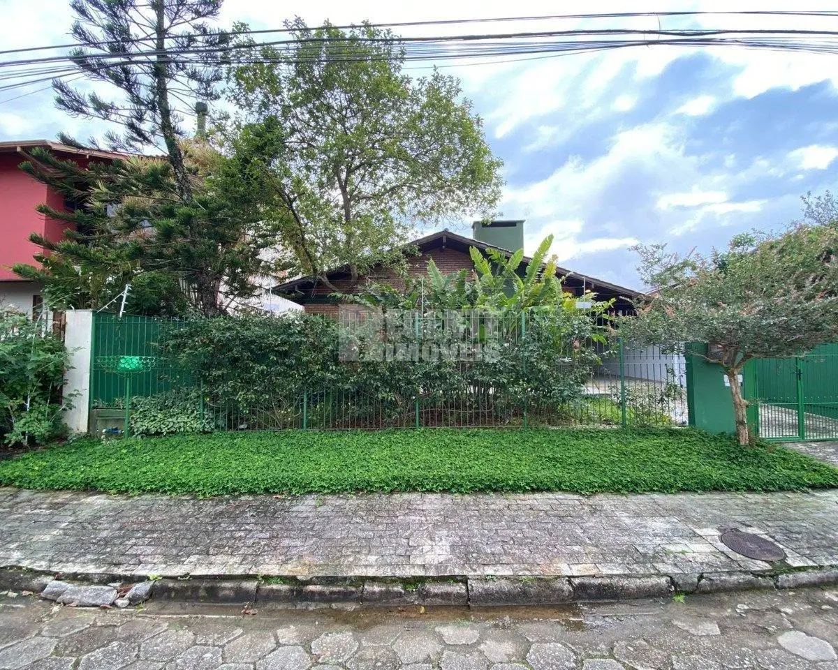 3-bedroom house with a home office in Florianópolis — photo 46