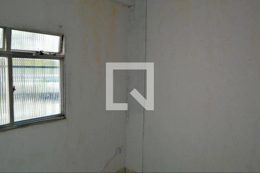 1-bedroom apartment with washing machine and utility sink — photo 11