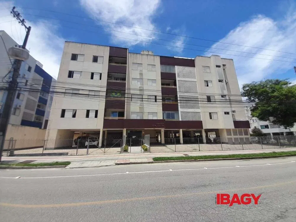 3-bedroom apartment with a washing machine in Florianópolis — photo 10