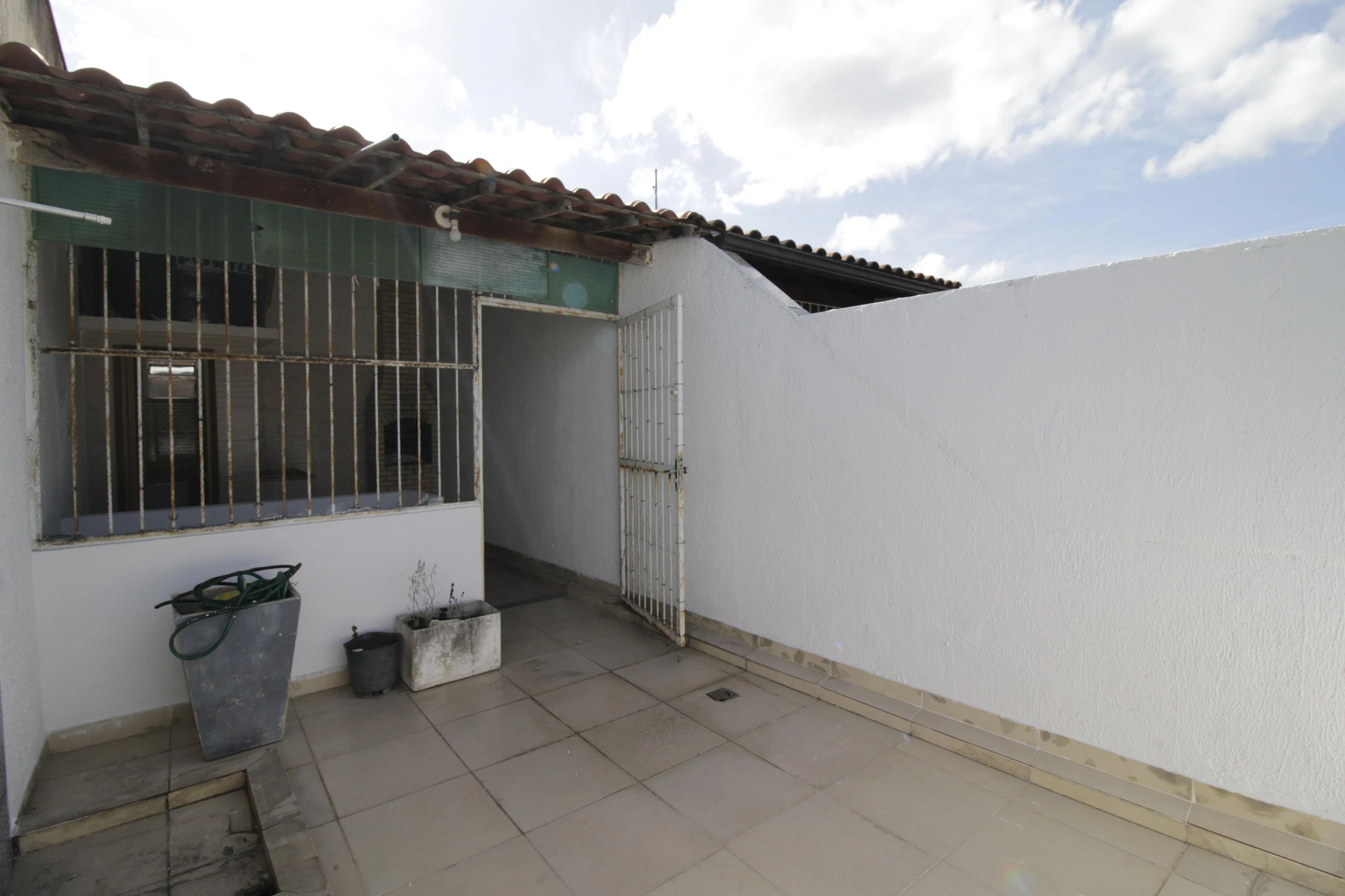 Casa sem mobília com 2 quartos e varanda — photo 11