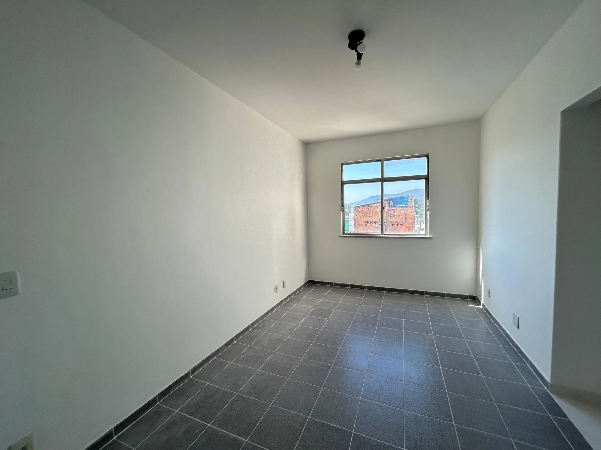 Unfurnished rental apartment with 2 bedrooms and parking — photo 13