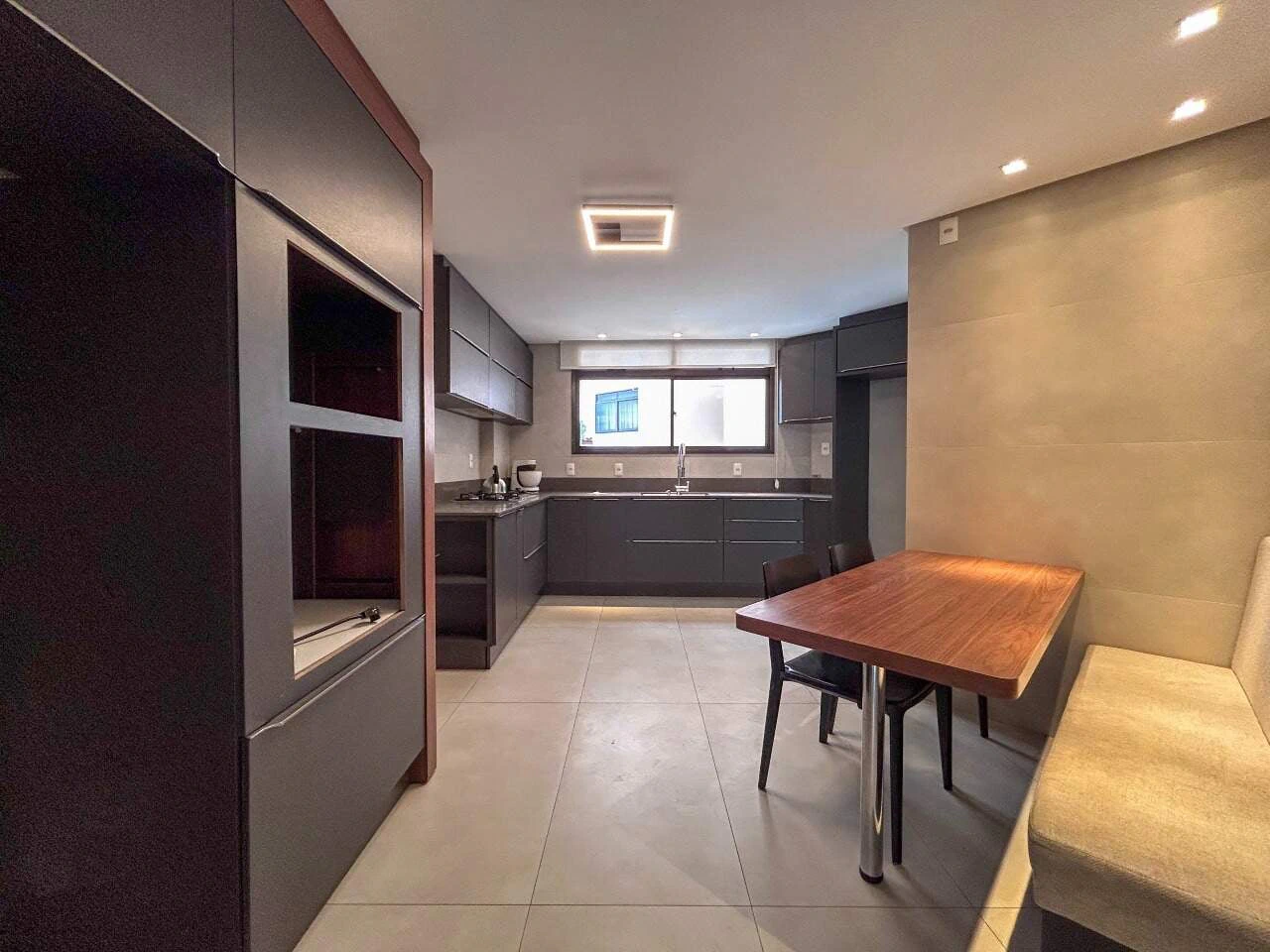 3-bedroom apartment with a home office — photo 13