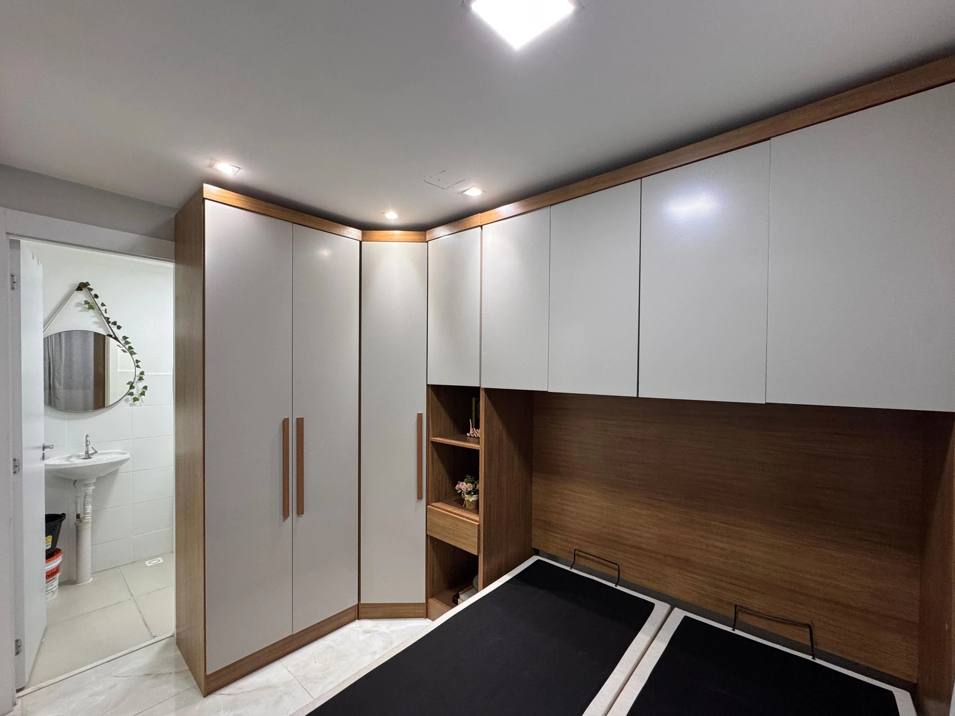 Home office in a 2-bedroom apartment, 58 m² — photo 4
