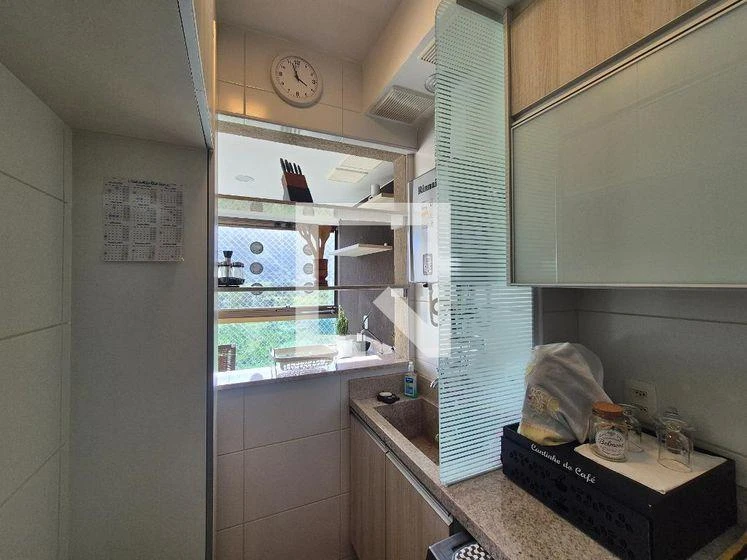 Glass-enclosed balcony in a 3-bedroom apartment, 76 m² — photo 33