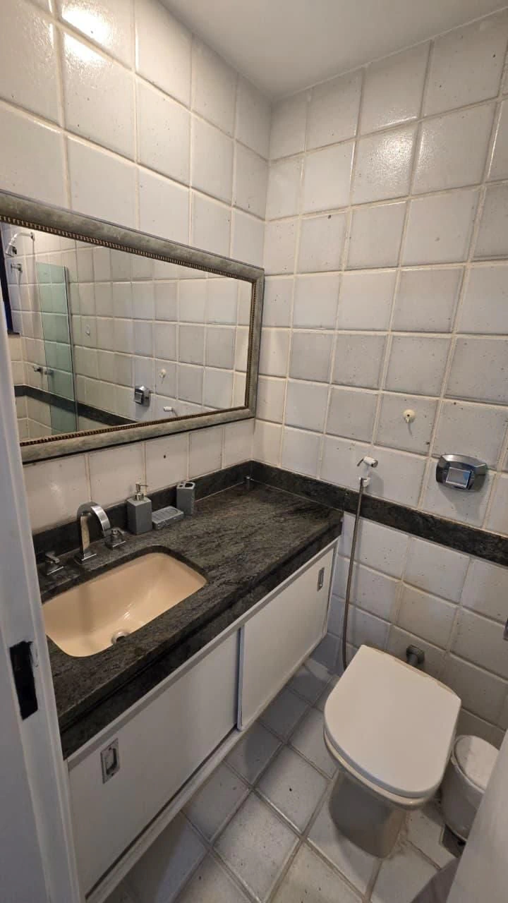 4-bedroom apartment in a building with a sauna — photo 16