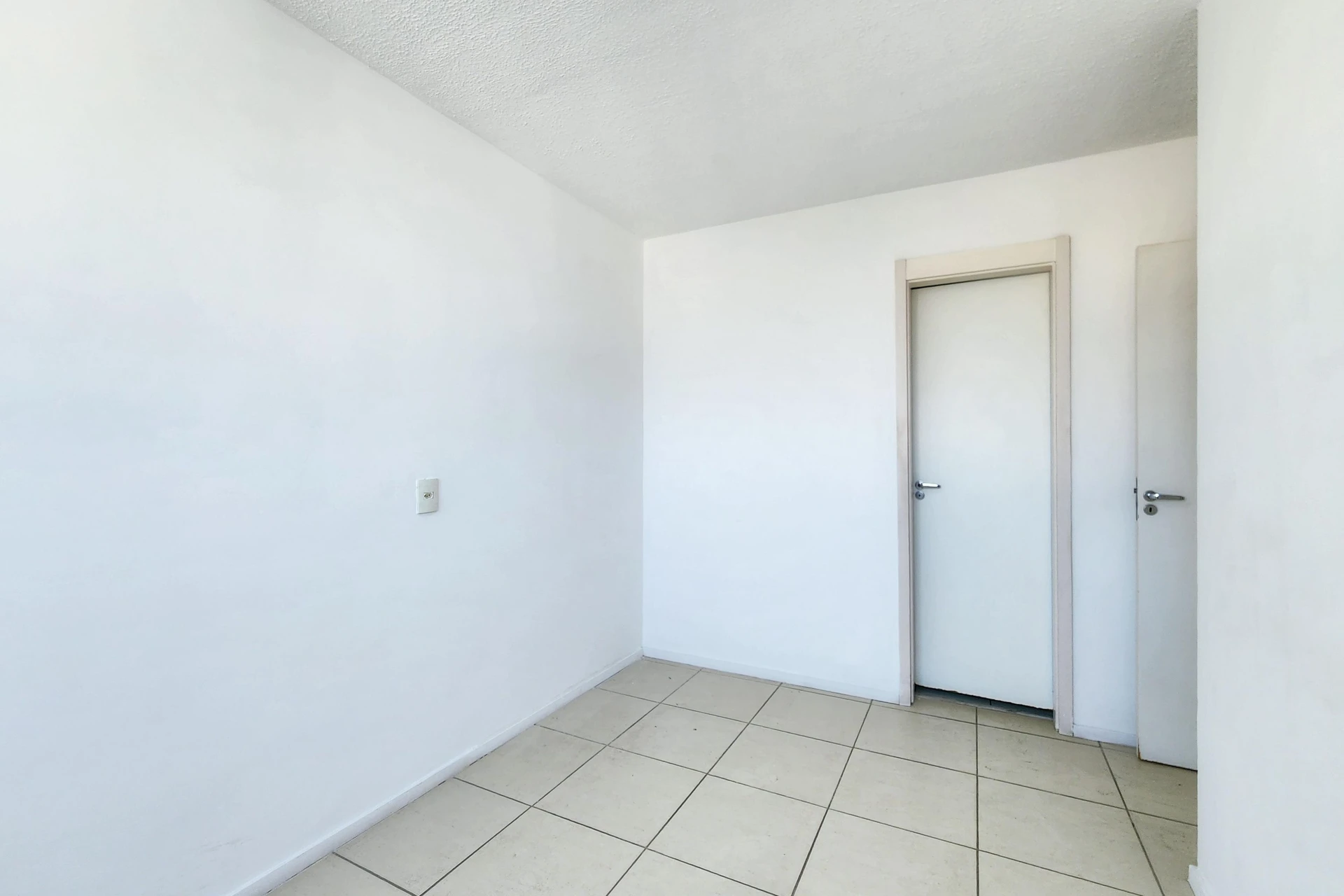 2-bedroom apartment in a building with a gym — photo 27