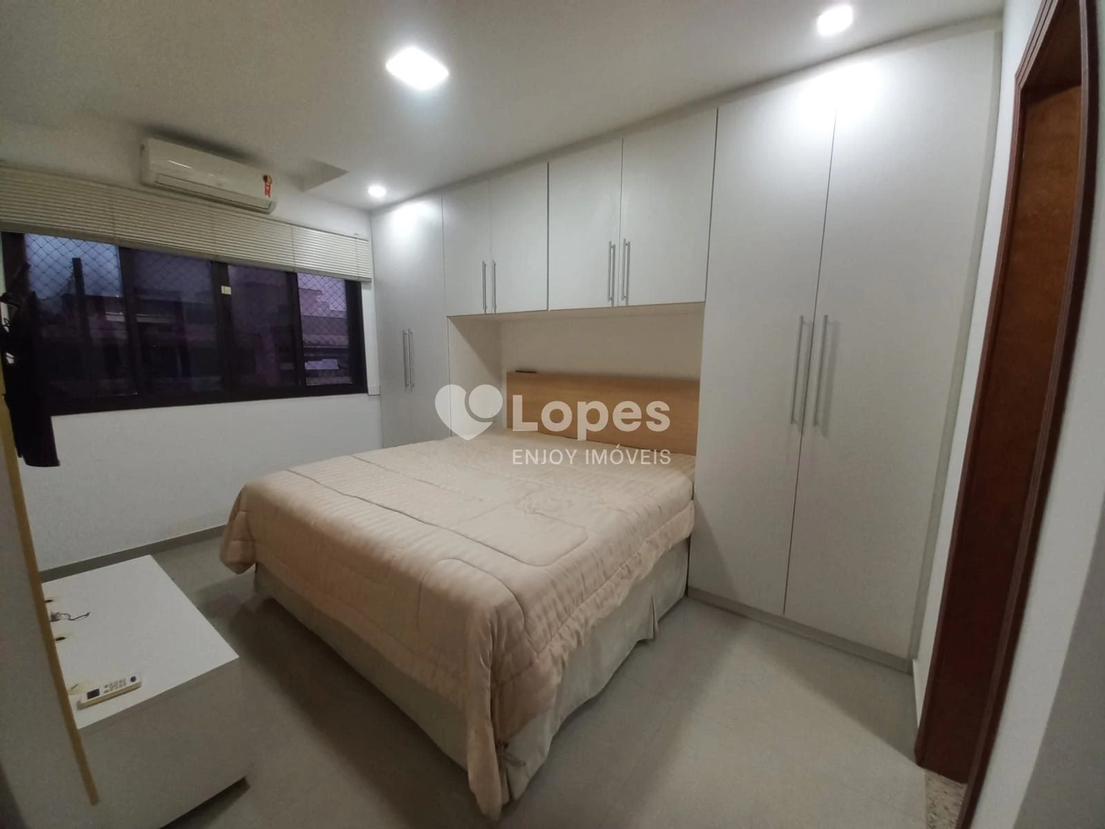 4-bedroom apartment with a home office — photo 13