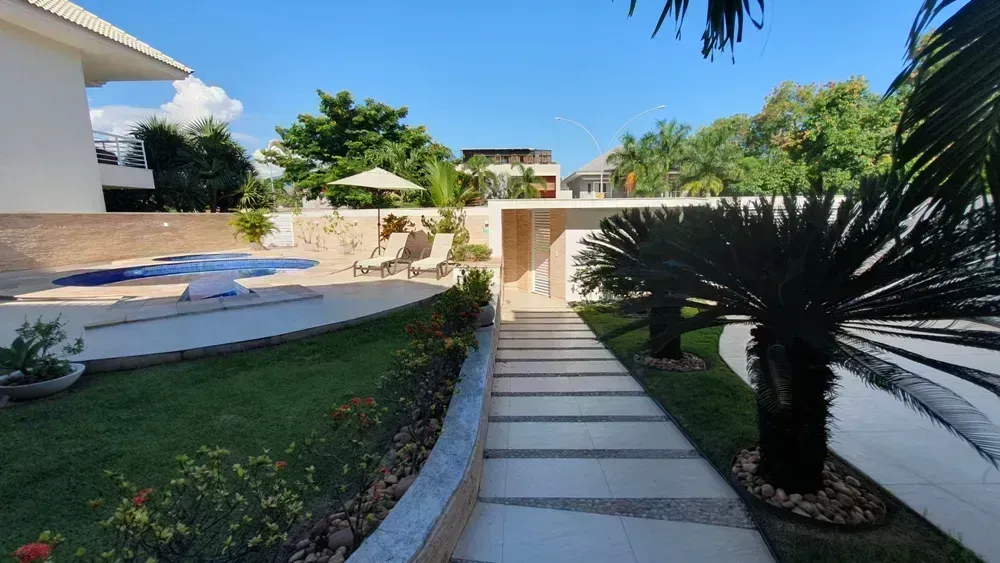 650 m² house with 6 en-suite bedrooms and 4 parking spots — photo 65