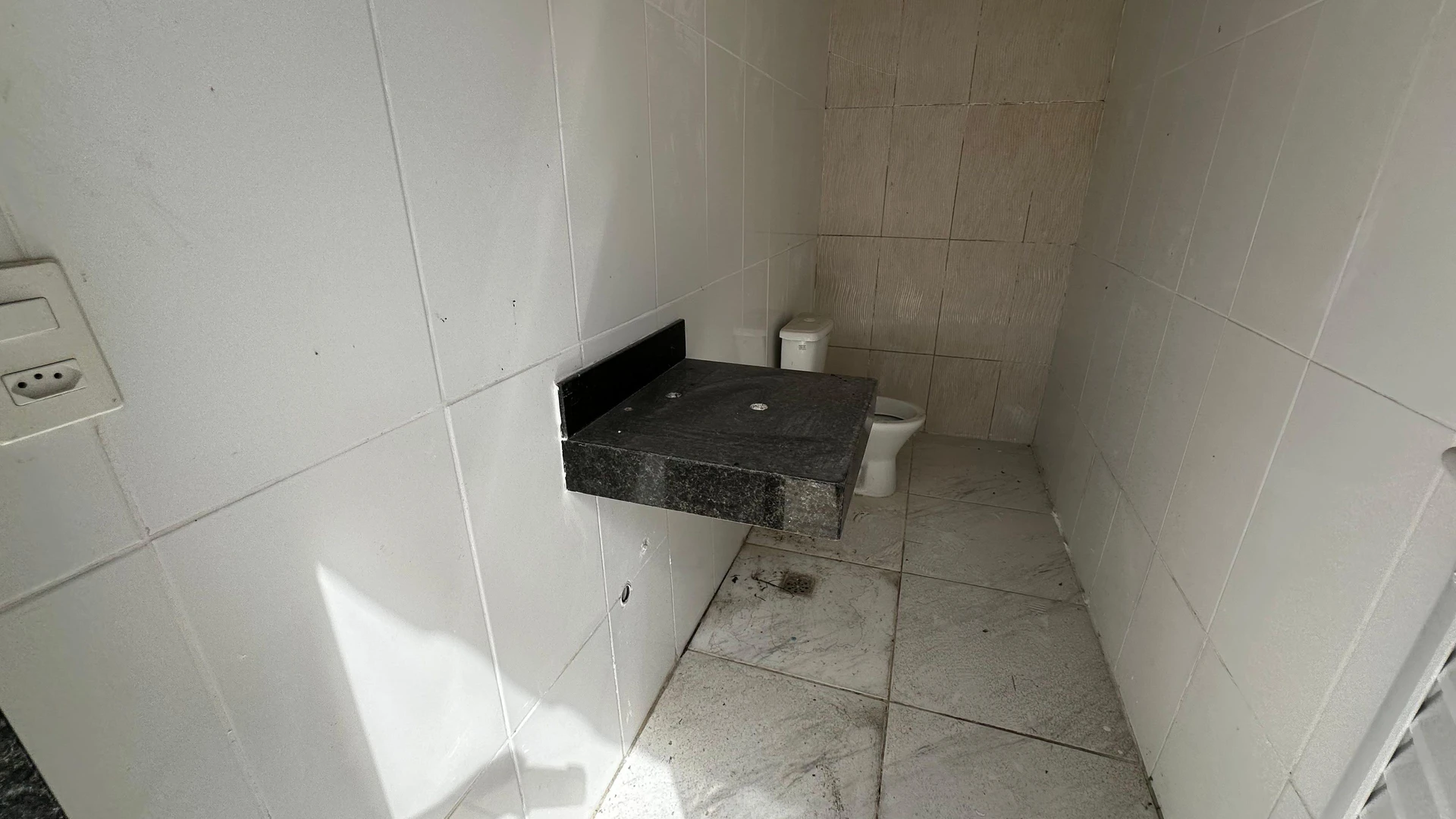 Casa com 4 quartos e 3 suítes, 2 vagas de garagem — photo 52