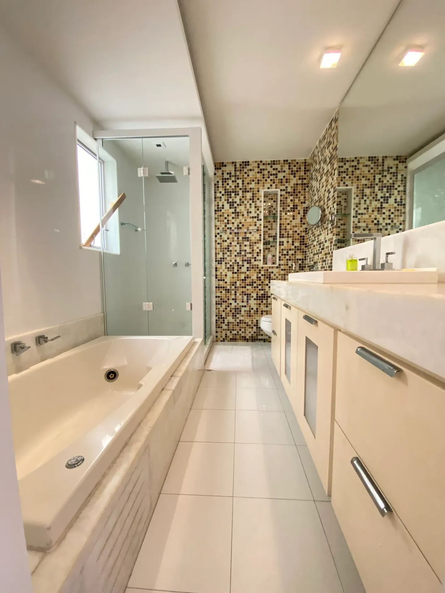 Apartamento de 185 m² com 4 quartos e elevador — photo 17