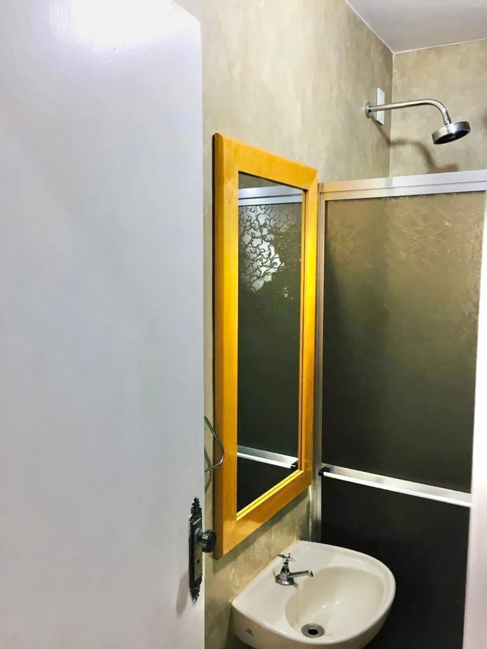 Apartamento de 1 dormitorio con ducha con vidrio — photo 5