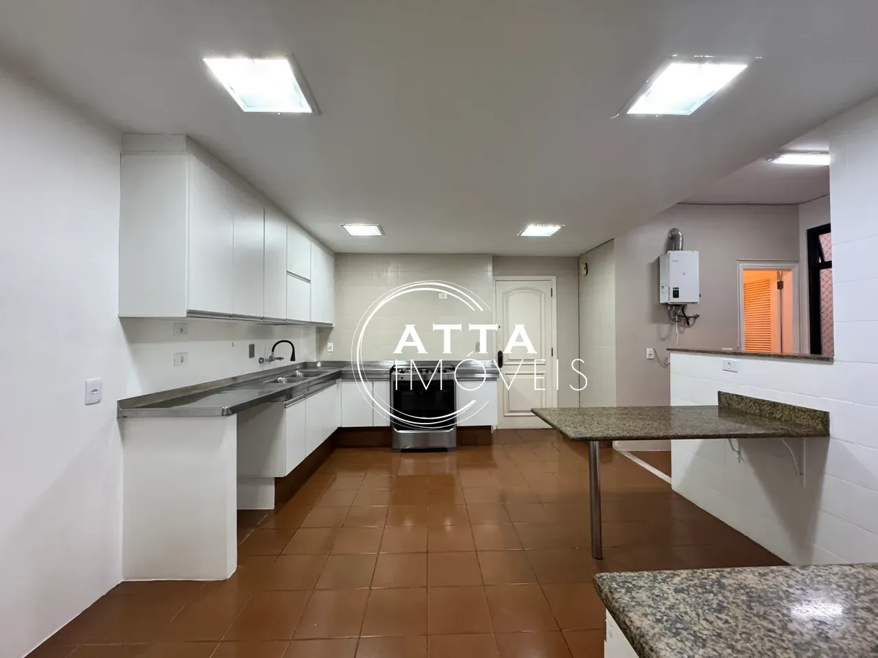 Apartamento com 3 quartos e varanda fechada — photo 30