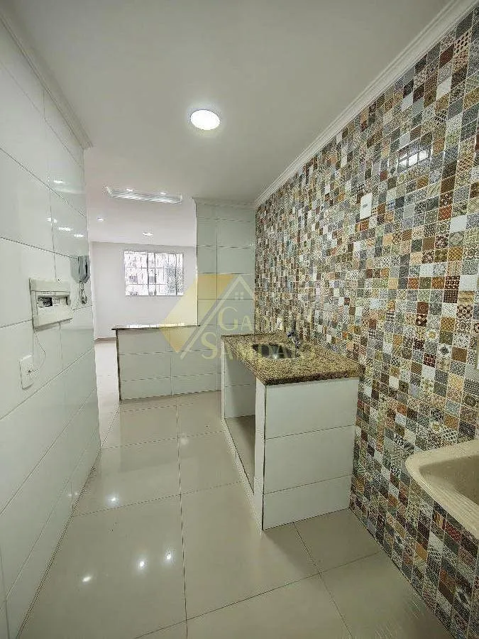 2-bedroom apartment in a building with a gym — photo 7