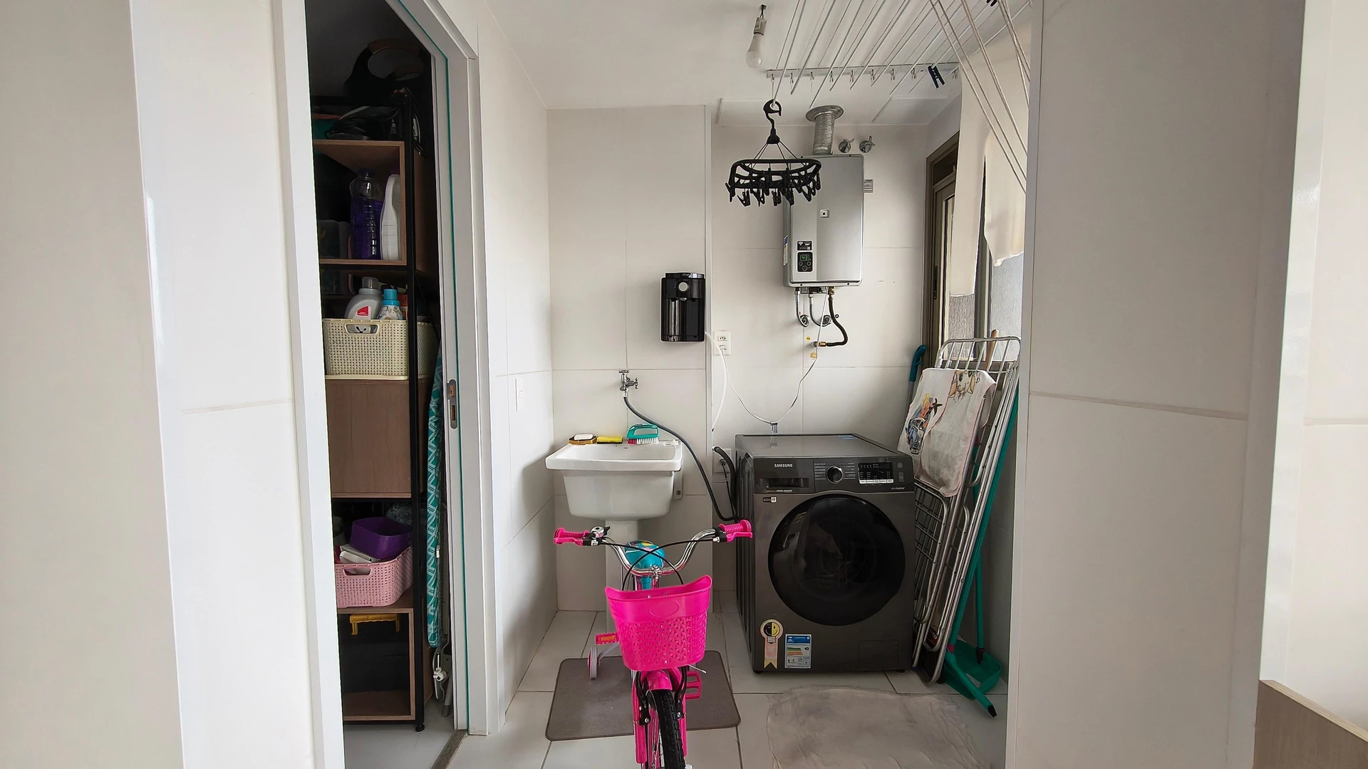 3-bedroom apartment in a building with a sauna — photo 25