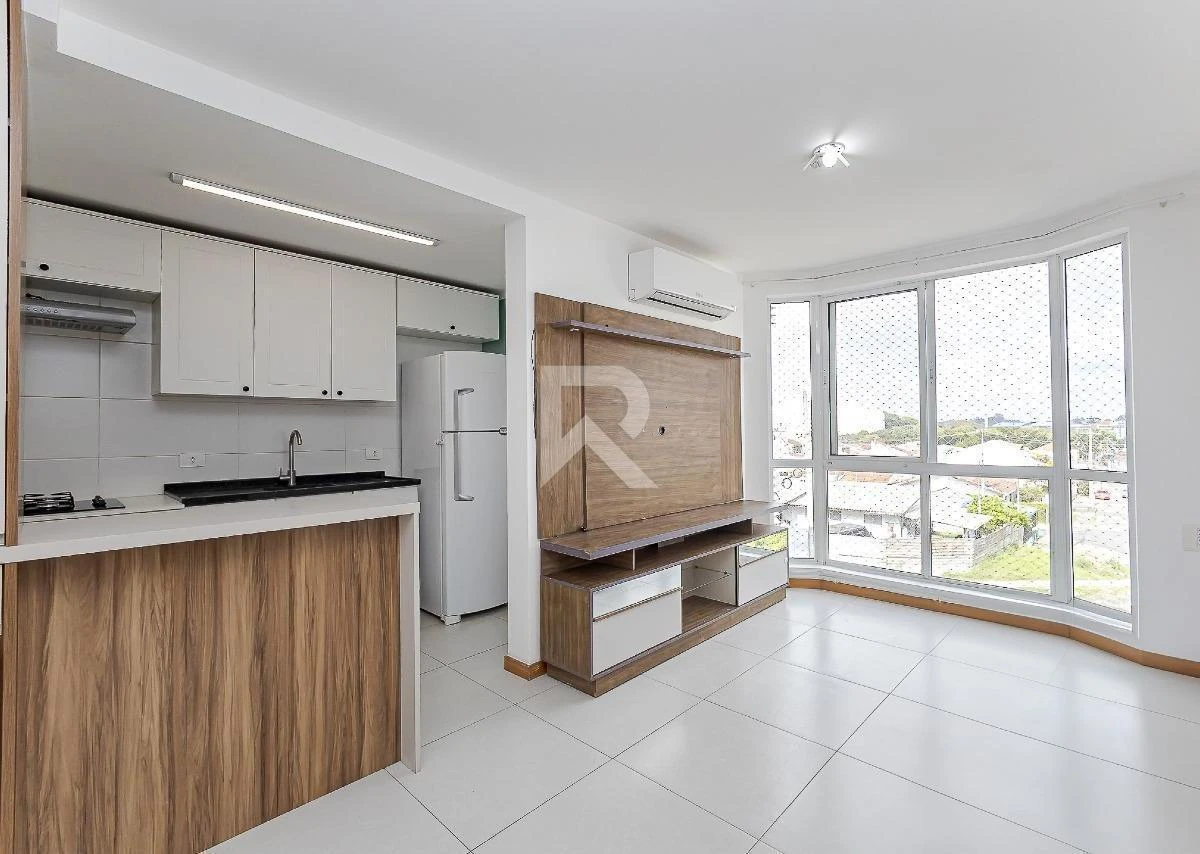3-bedroom apartment in a building with a coworking space